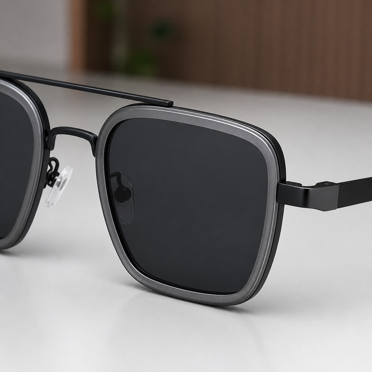 Ray-Ban sunglasses graphite rim double-bridge and hinge detail