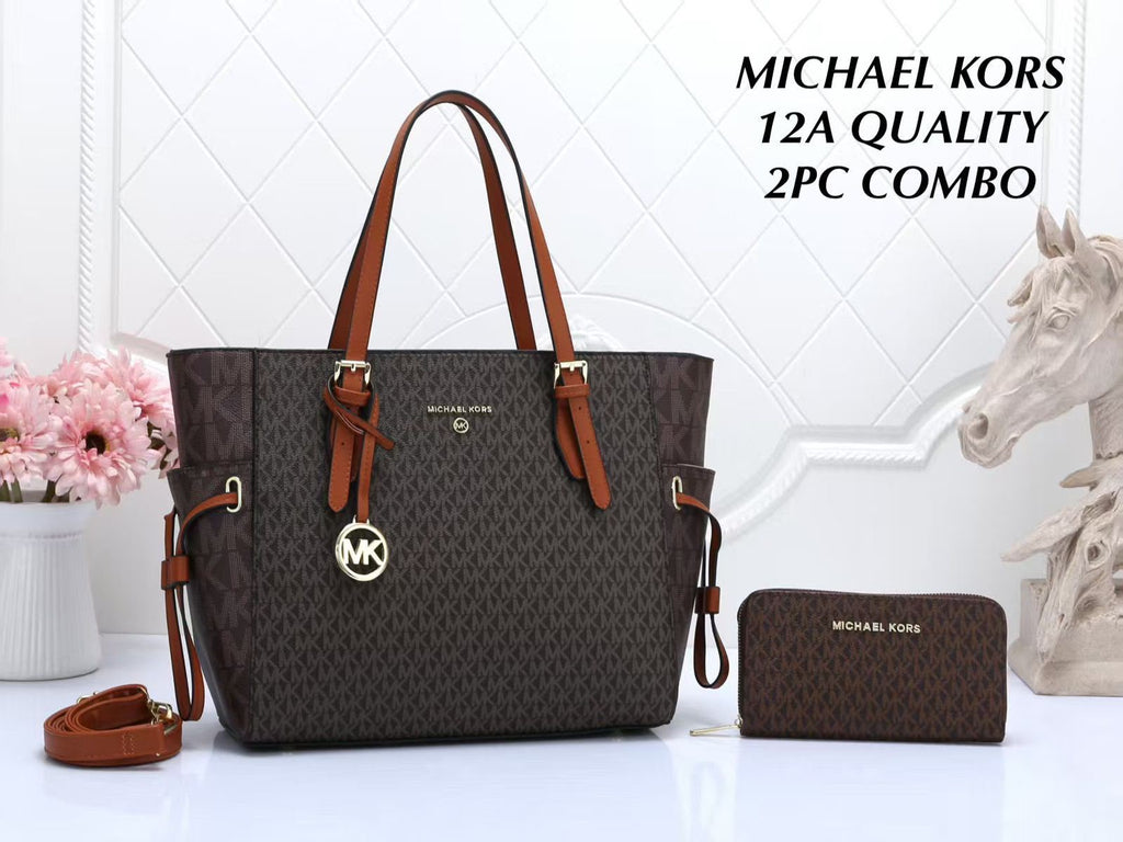 Michael Kors Gilly Large Signature Tote Bag