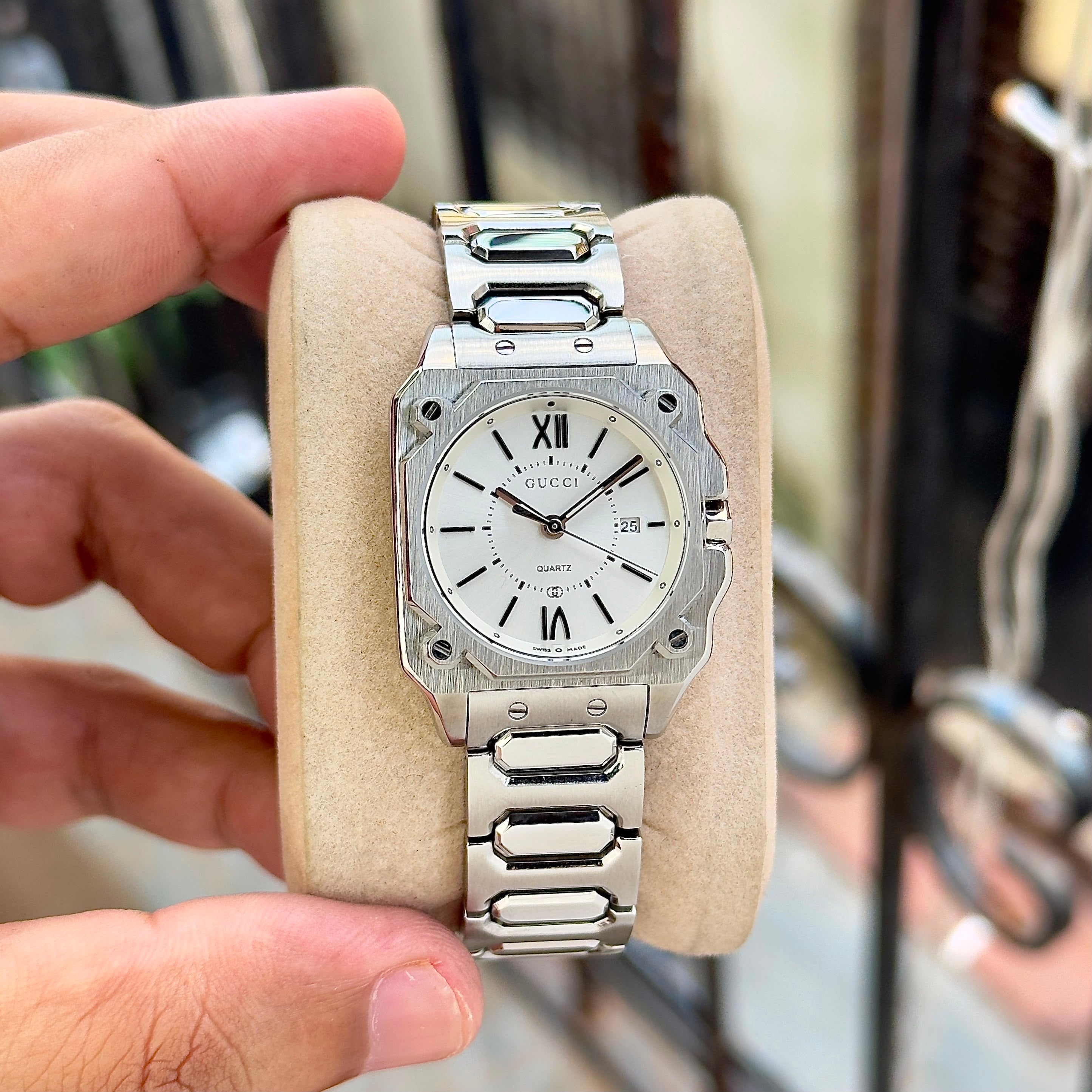 Gucci G-Flat