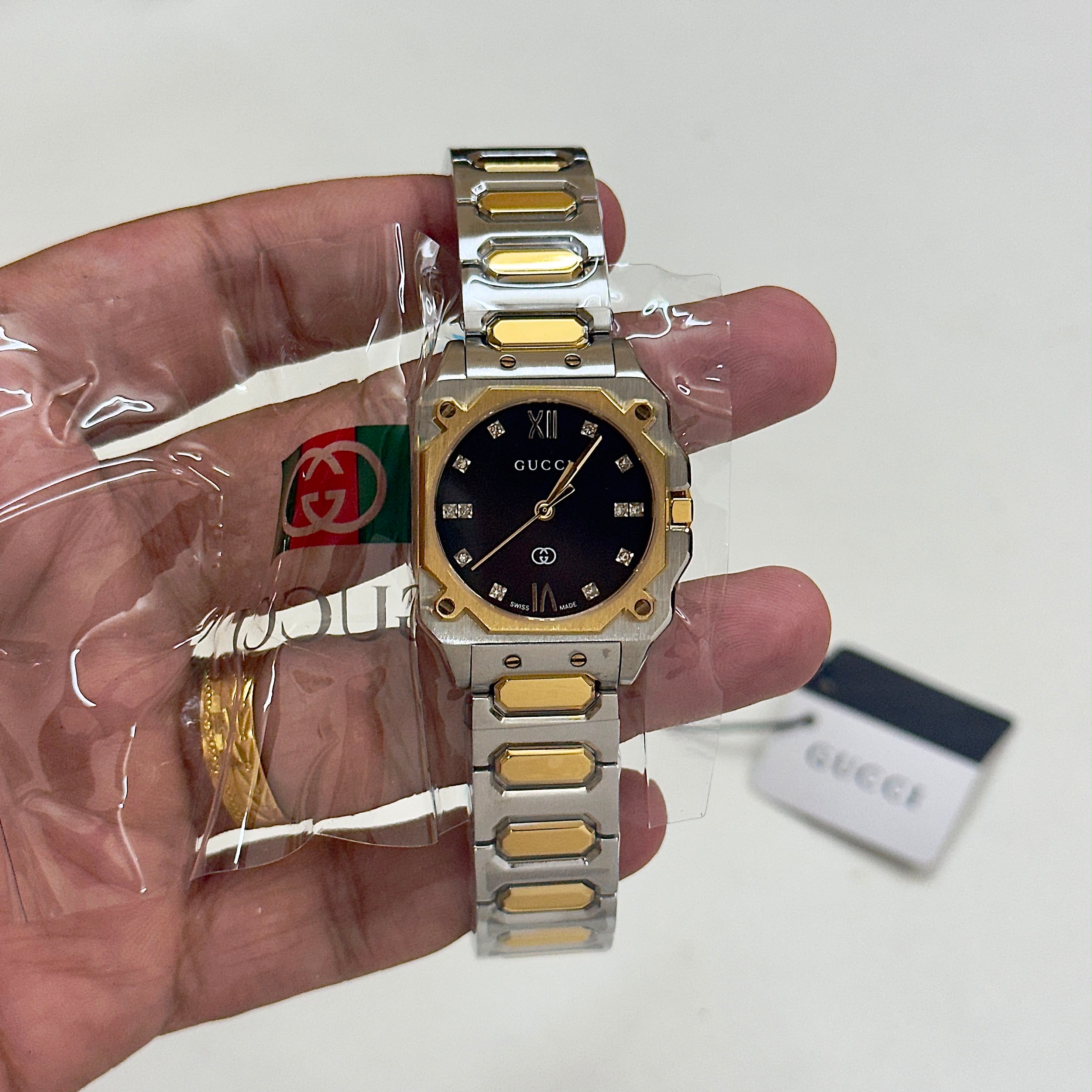 Gucci G-Flat
