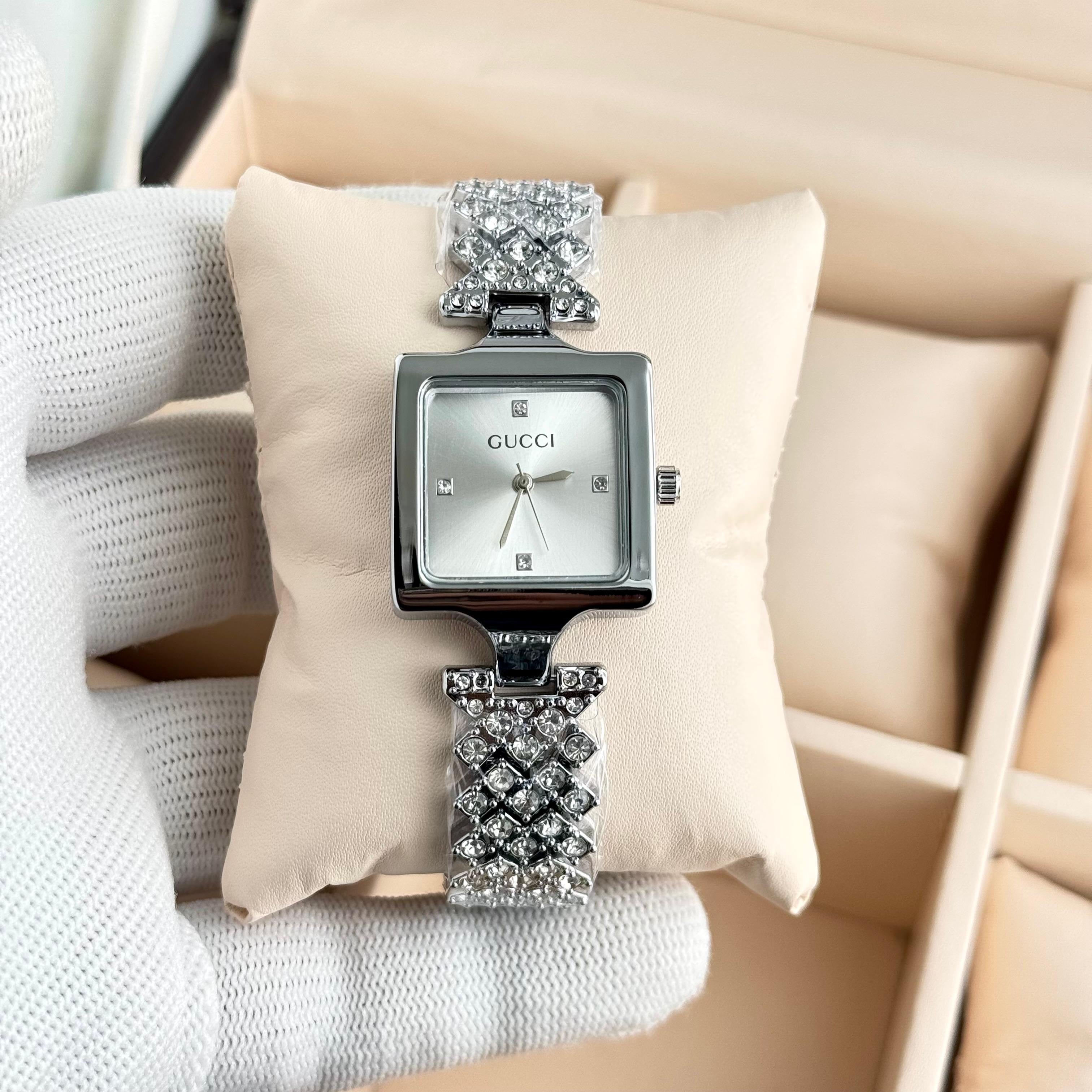 Gucci Diamond Strap