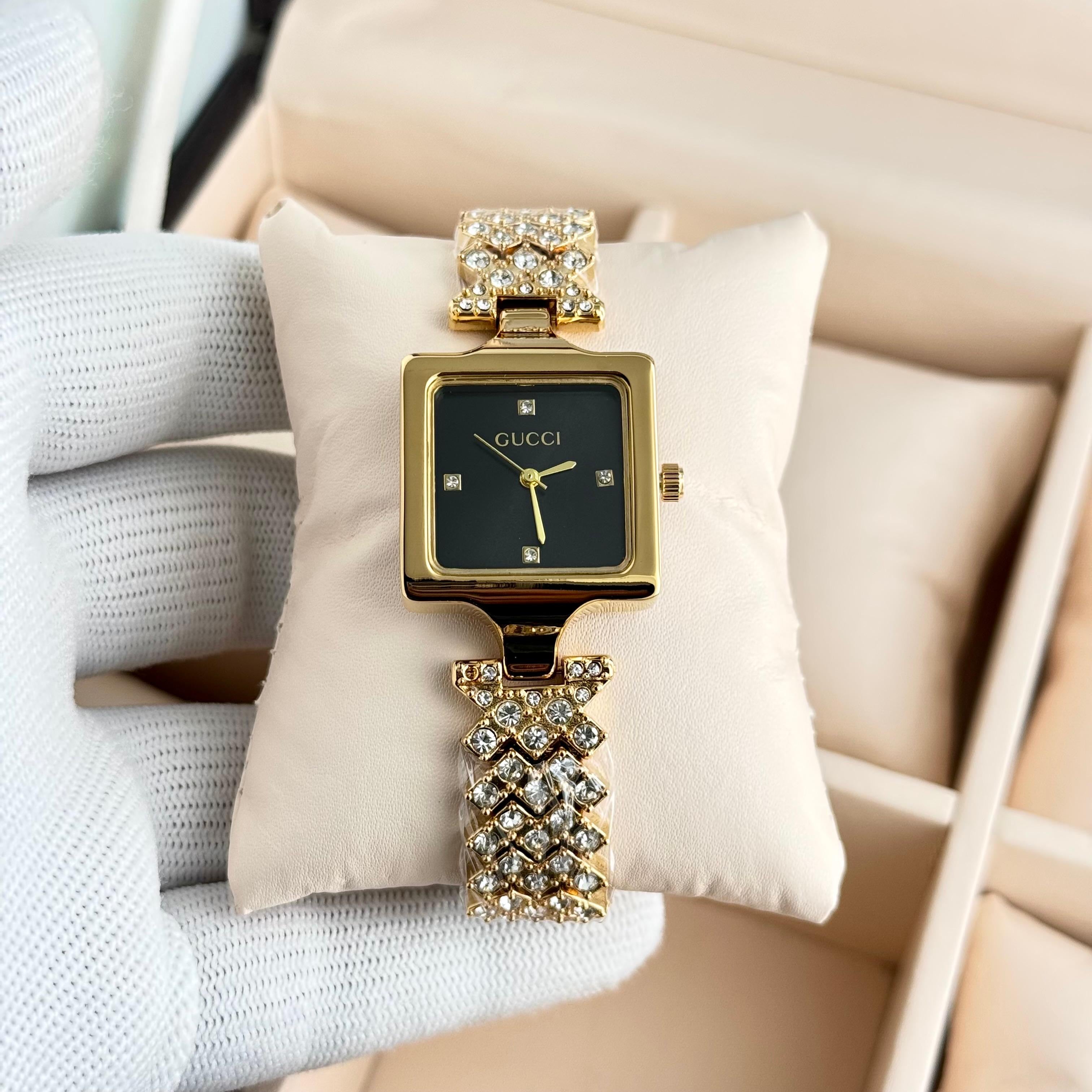 Gucci Diamond Strap