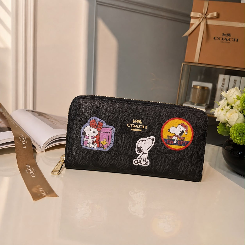 Coach X Peanuts Long Zipper Wallet