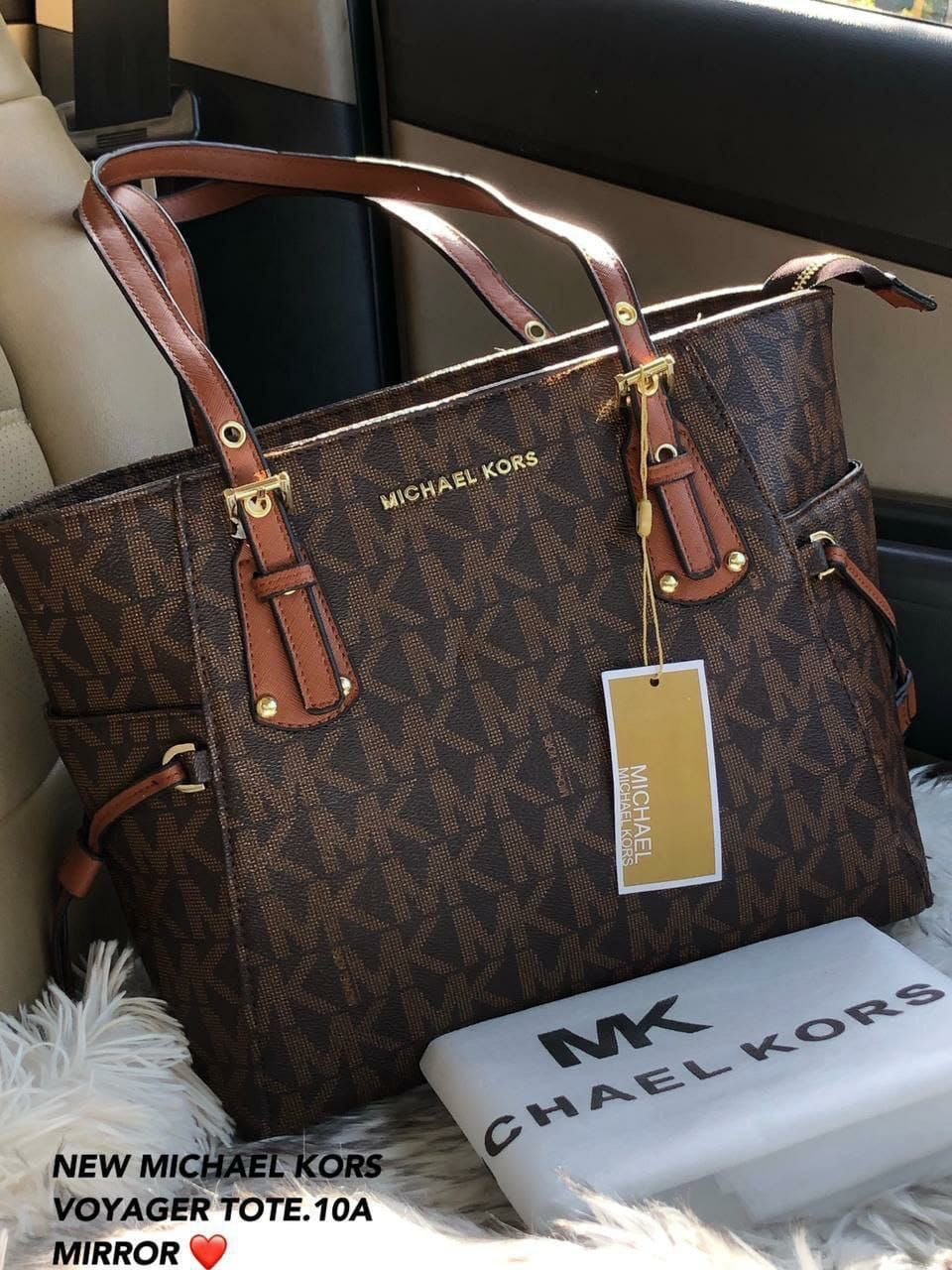 Michael Kors Voyager Medium Tote Bag