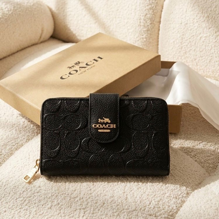 Coach Medium Zip Corner Wallet