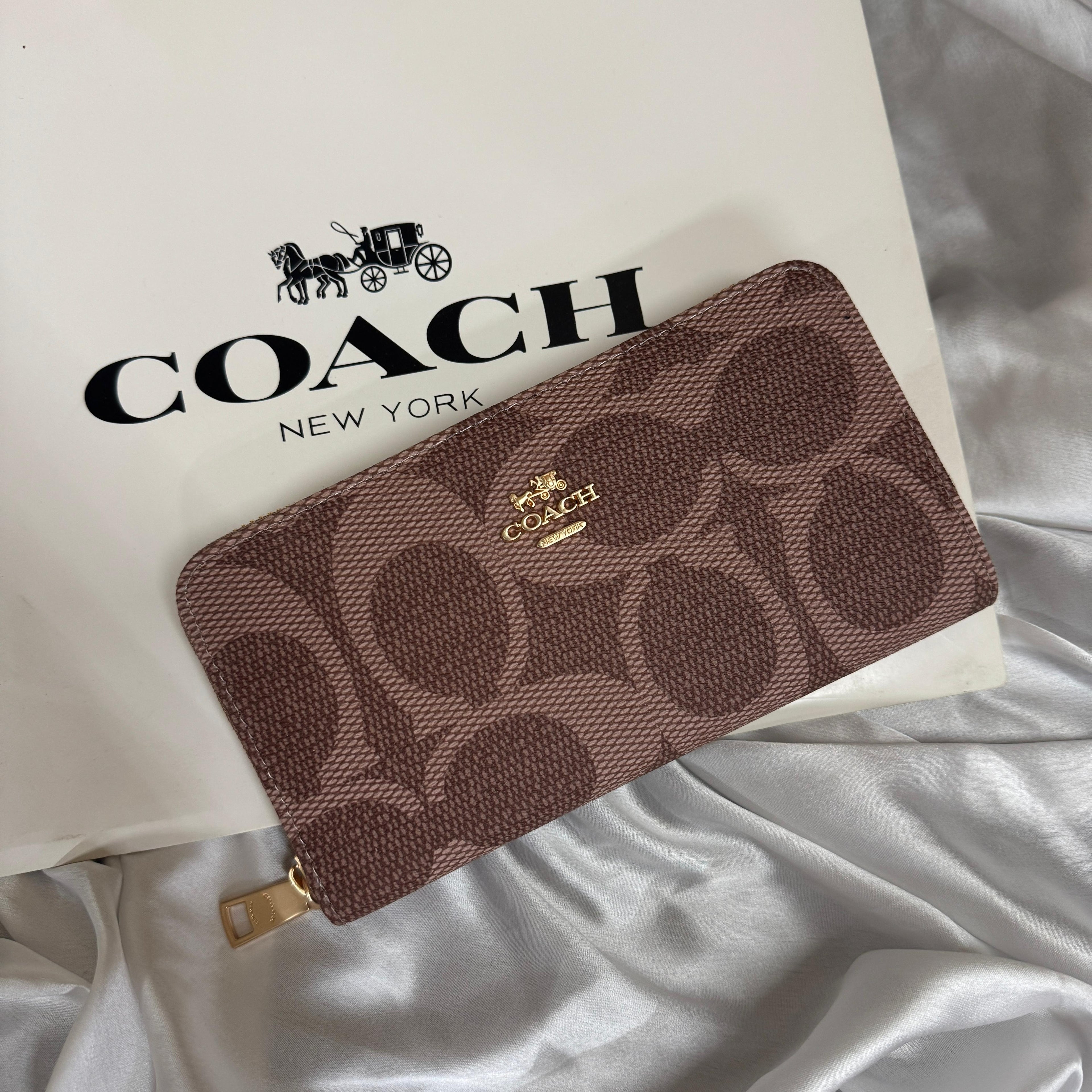 Coach zipper Wallet