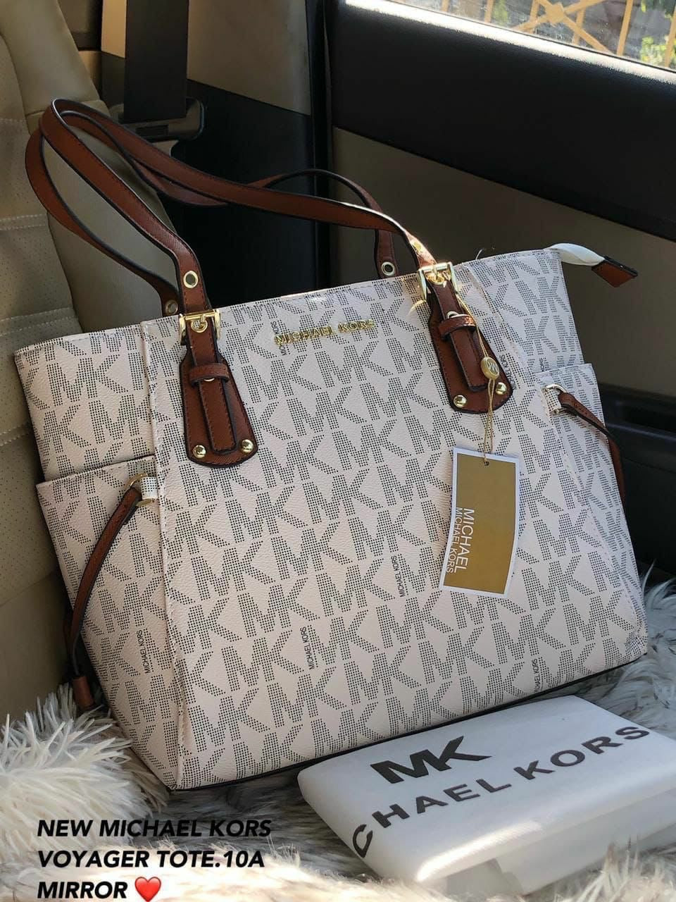 Michael Kors Voyager Medium Tote Bag