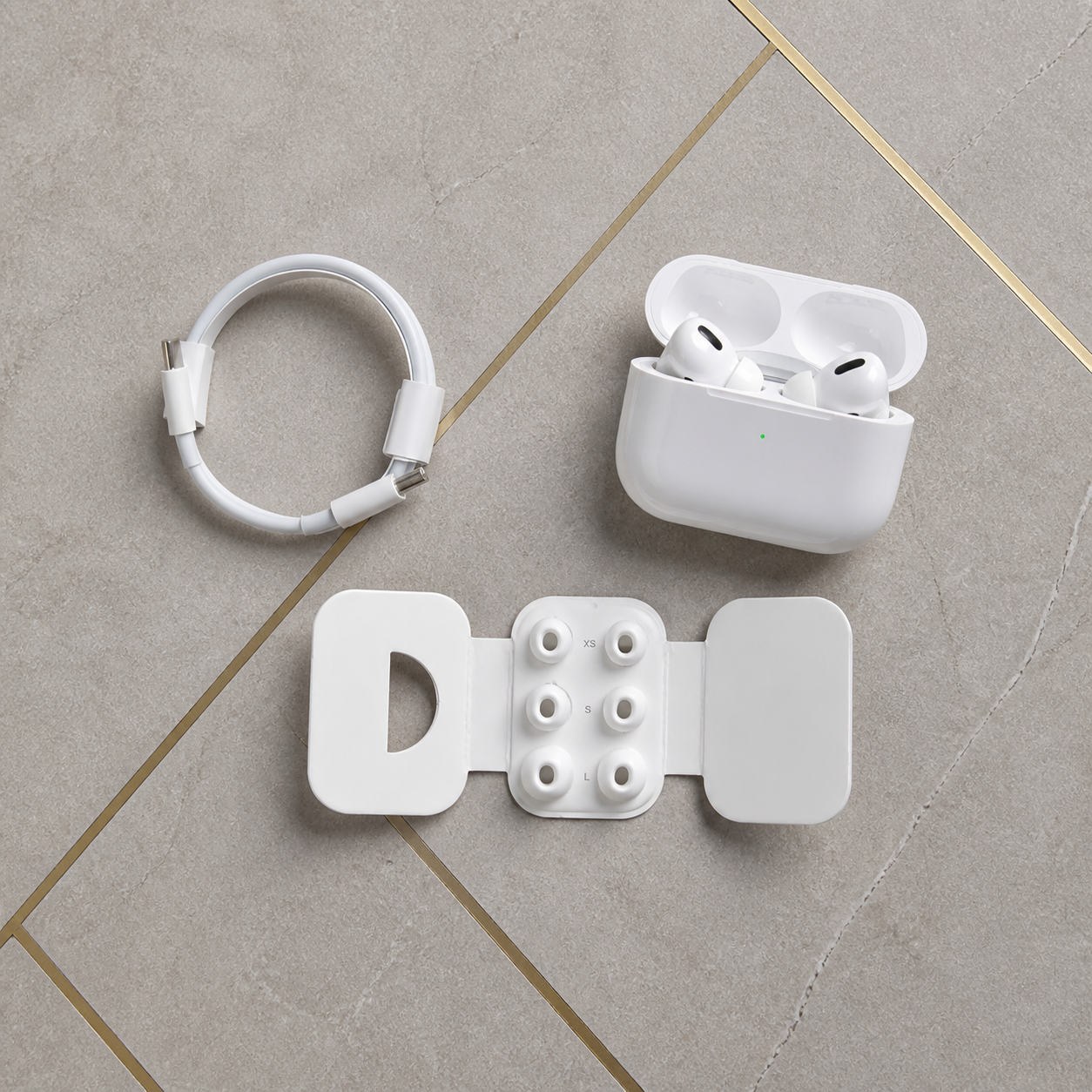 PrimePicks white earbud set with short cable and six spare tips in XS, S and L pairs