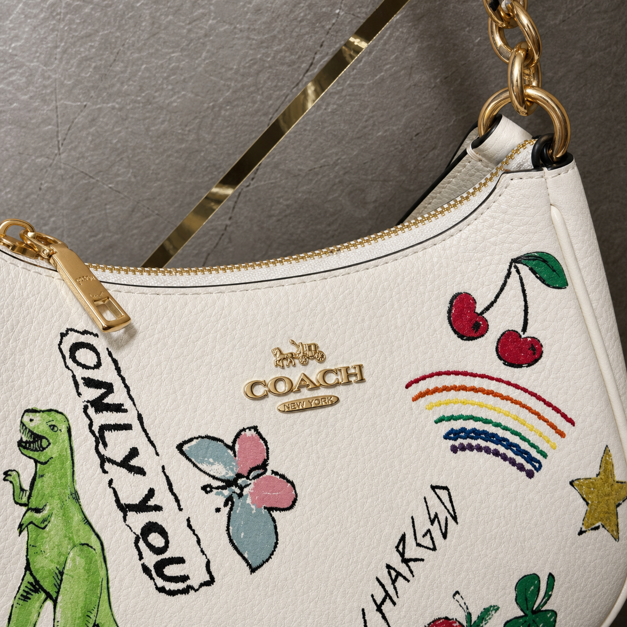 Coach Teri Sketch Print Shoulder Bag zipper, logo and artwork detail