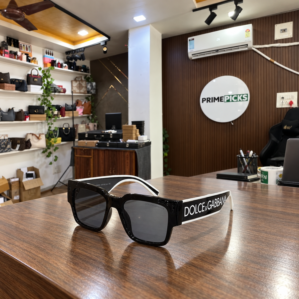 D&G - Logo Temple Square Dark Lens - Sunglasses office-front view