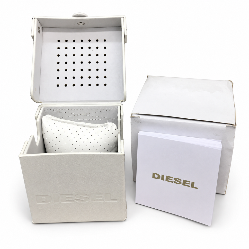 Optional Diesel OG box set on white