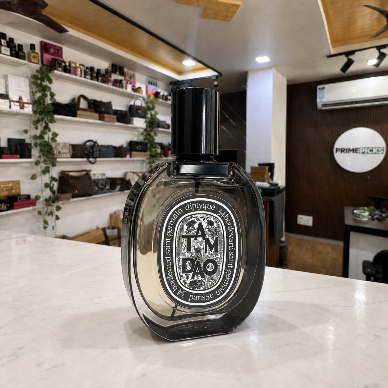 Diptyque Tam Dao Eau de Parfum 75ml elevated right three-quarter view in the PrimePicks office