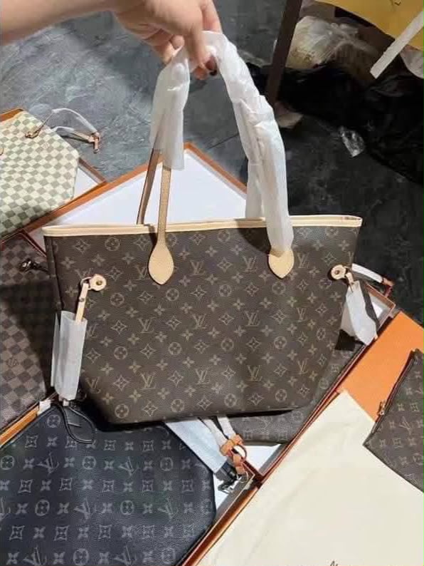 Louis Vuitton Neverfull-style tote original product view