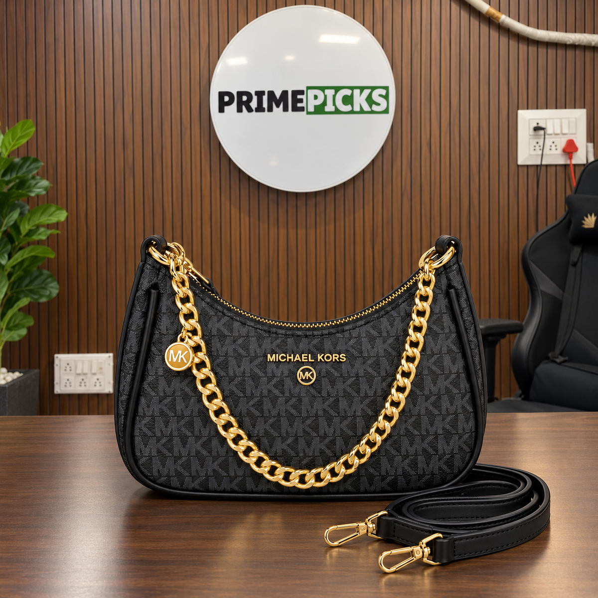 Michael Kors Jet Set Charm Small Pochette in the PrimePicks office