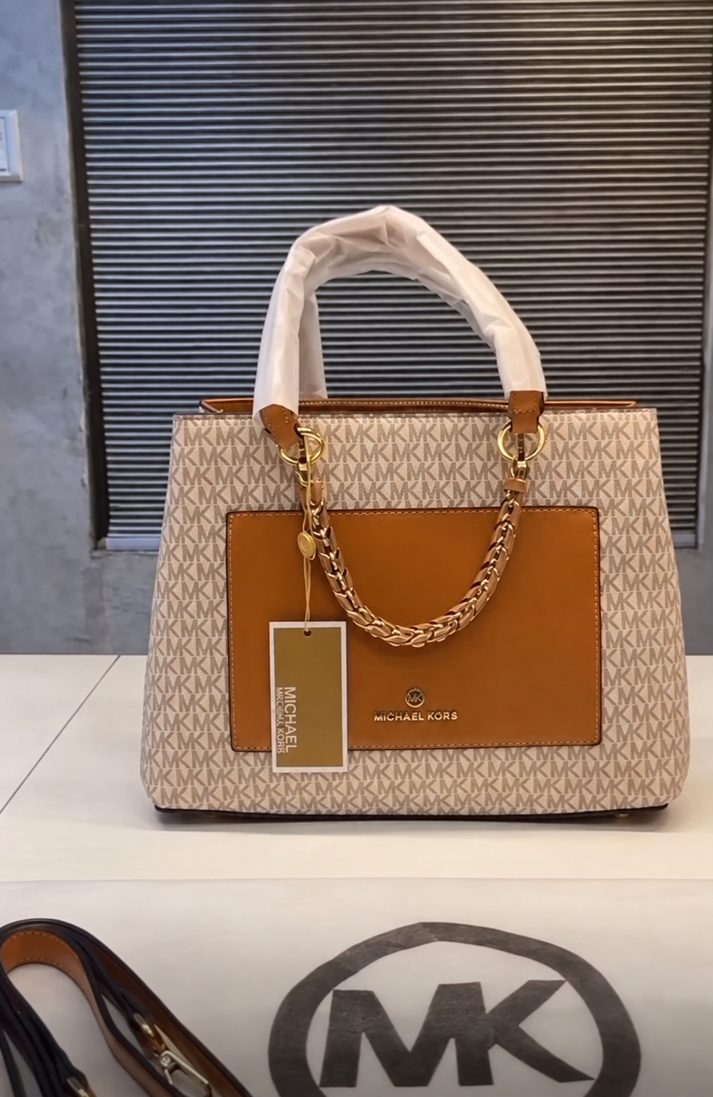 Michael Kors Cece Mono Vanilla Signature handbag real product view