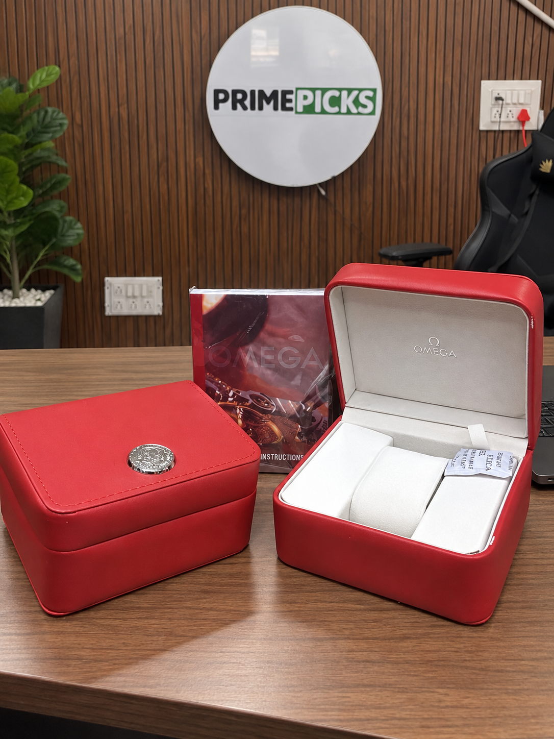 Optional Omega OG box set photographed in the PrimePicks office