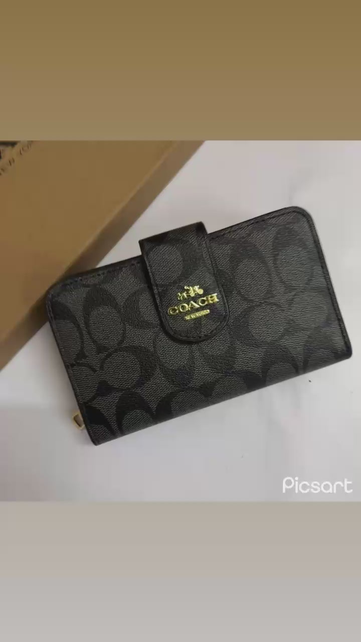 Coach Medium Zip Corner Wallet