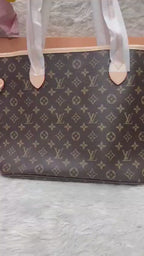 Louis Vuitton Neverfull-style tote product video showing design and details