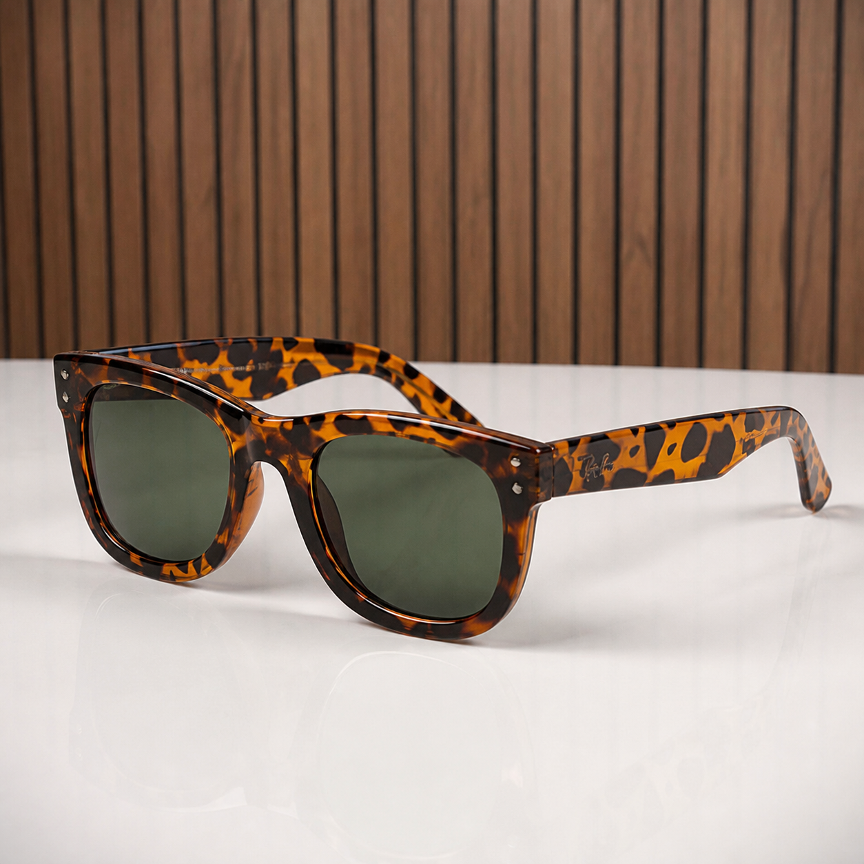 Ray-Ban unisex square sunglasses in Dark Tortoiseshell / Green Lens, alternate angle view