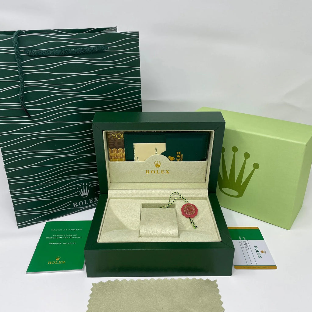 Exact Rolex OG box presentation set available with the paid box option