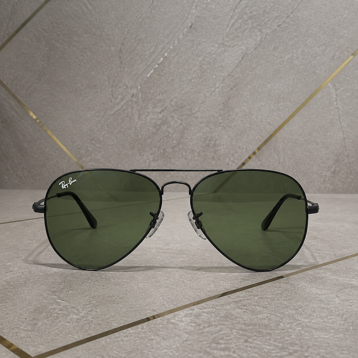 Ray-Ban 3517 Black / Green aviator sunglasses - front hero view
