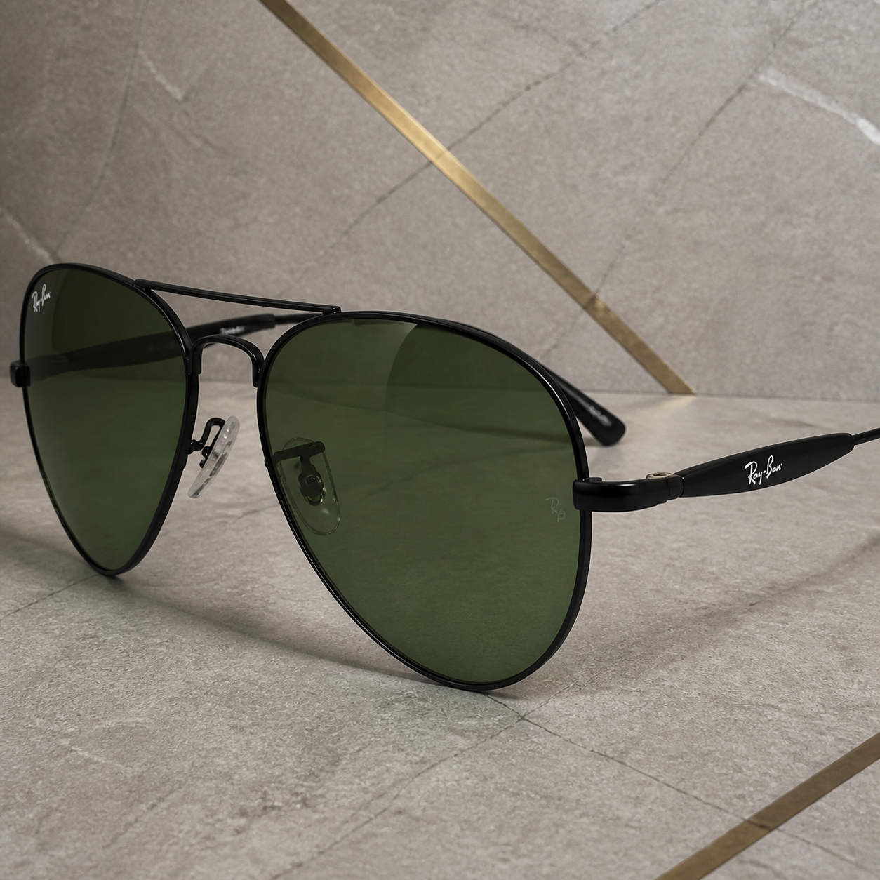 Ray-Ban 3517 Black / Green aviator sunglasses - temple detail