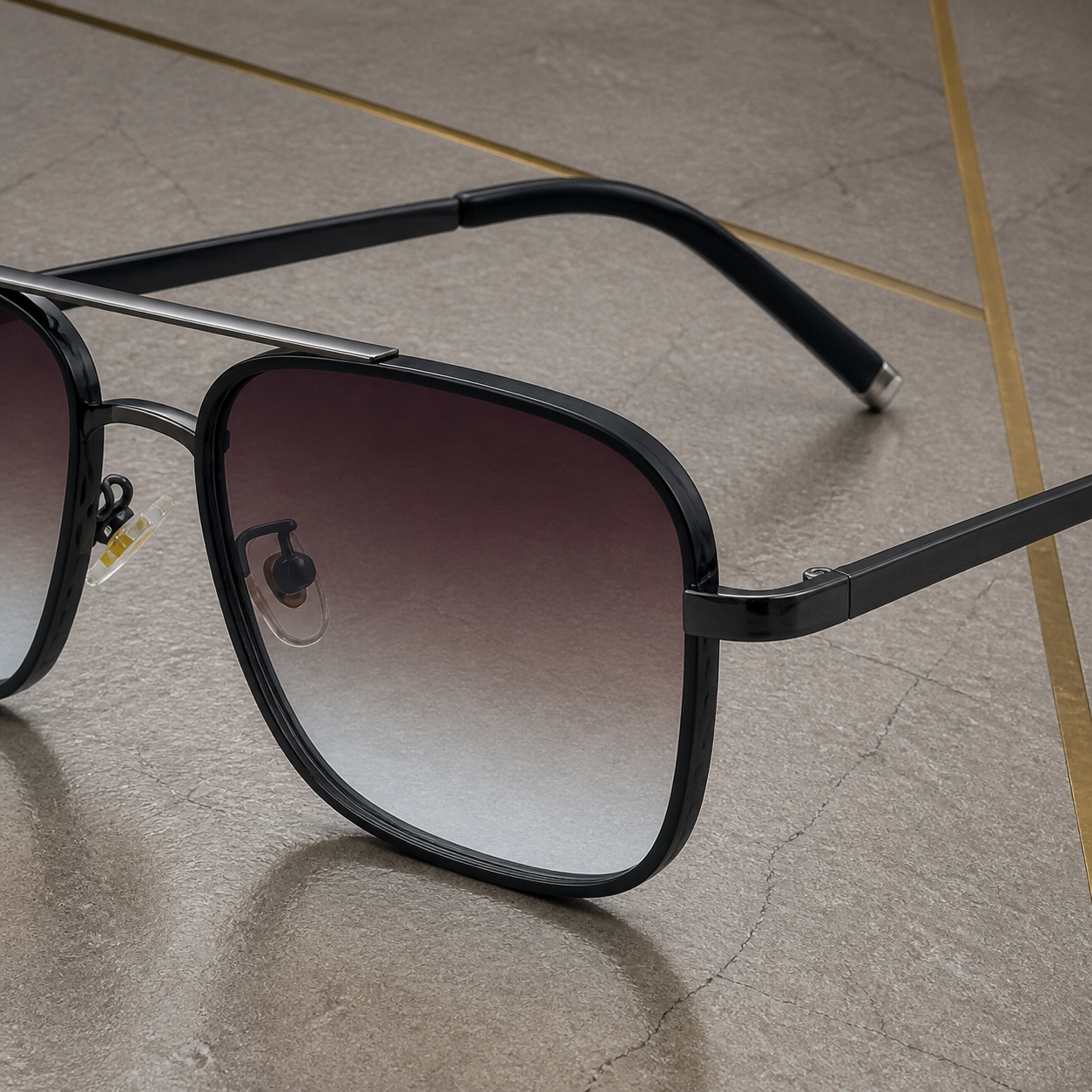 Close-up of gradient lens, double bridge, clear nose pad and plain hinge