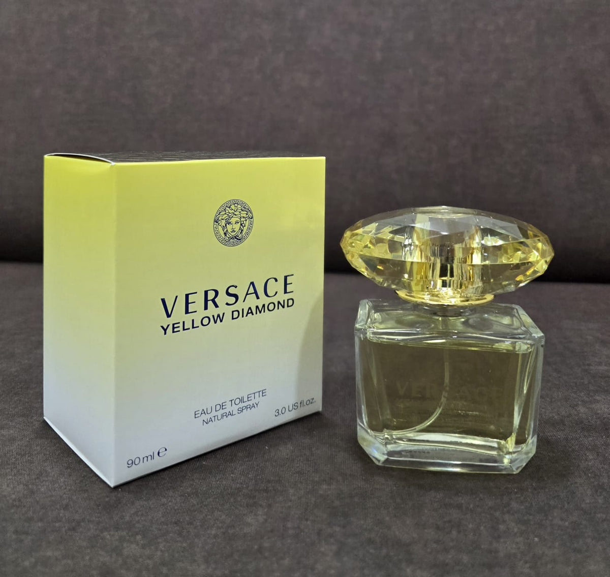 Versace Yellow Diamond Eau de Toilette supplier photo